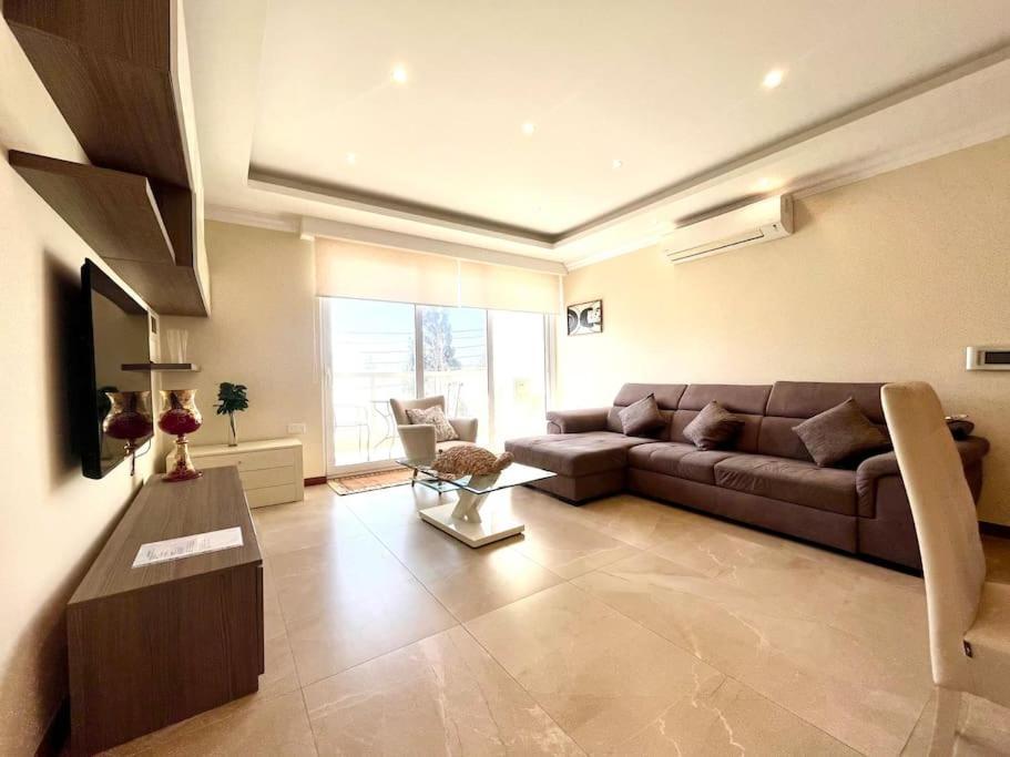 San Anton Gardens 3bdr Apartment *